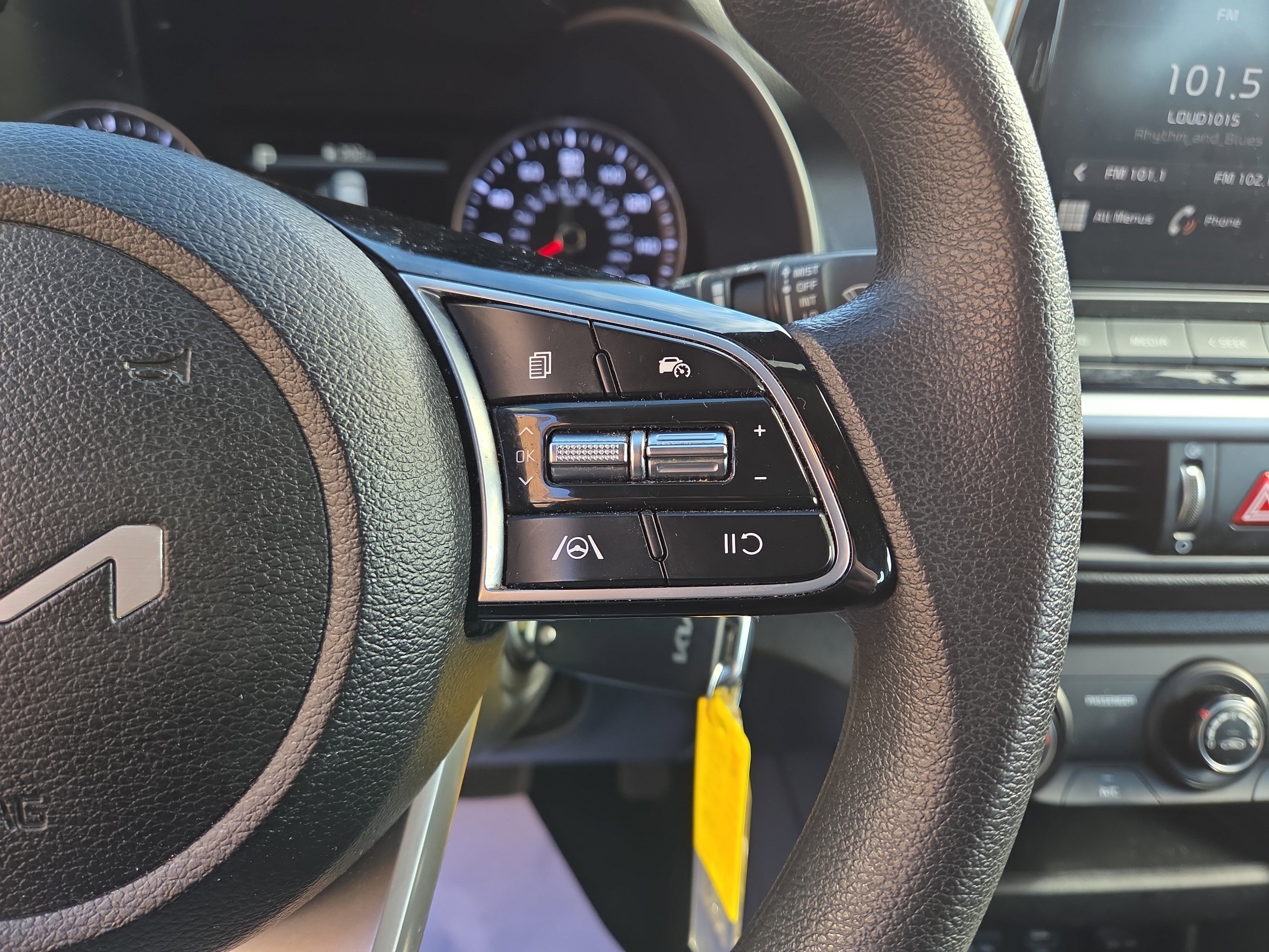 Used 2023 Kia Forte LXS image 18