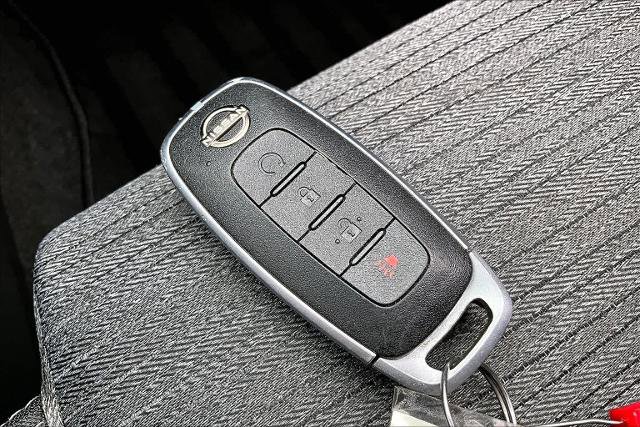Certified 2023 Nissan Rogue SV FWD image 15