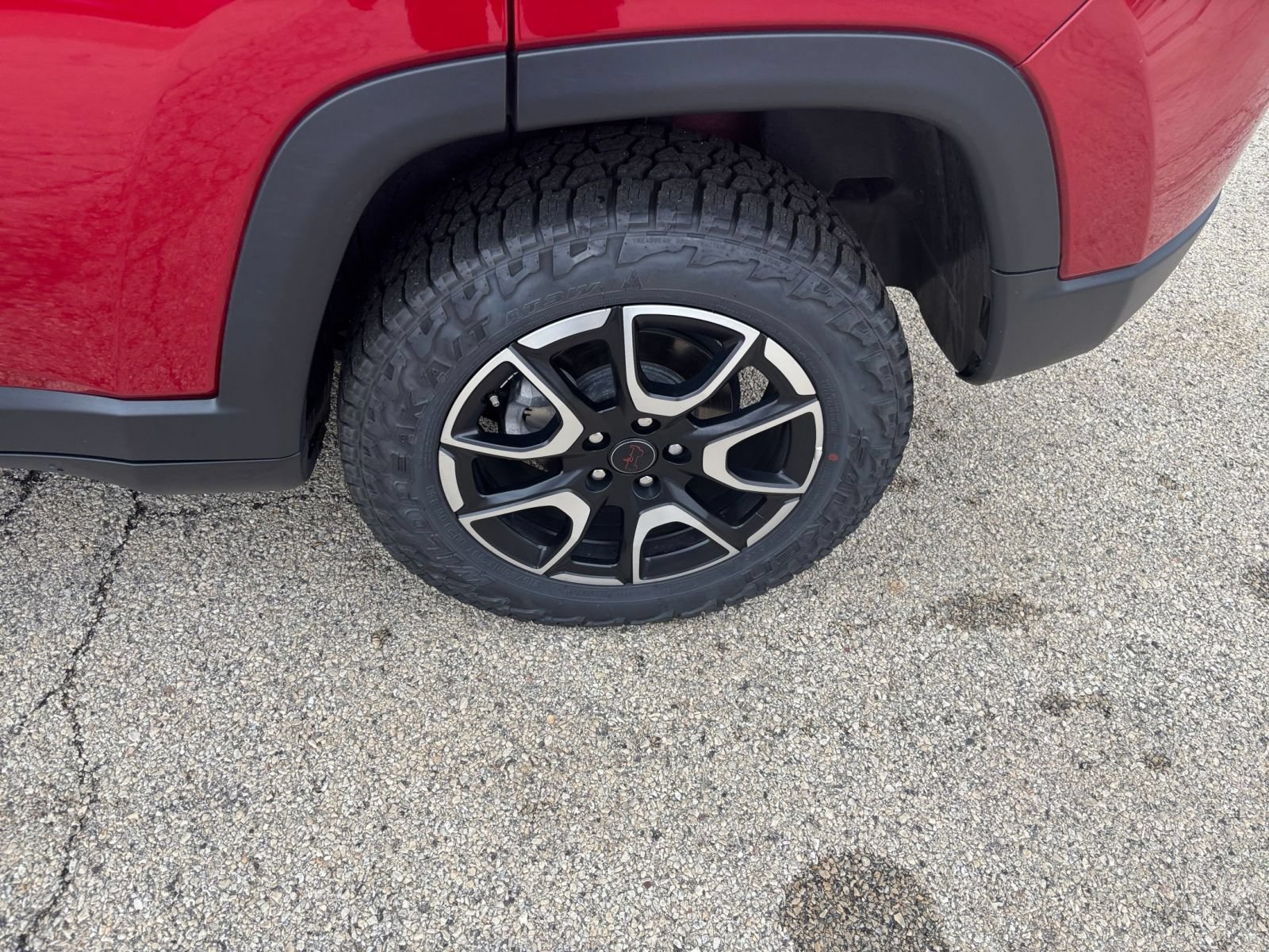 Used 2025 Jeep Compass Trailhawk AWD/4WD image 23