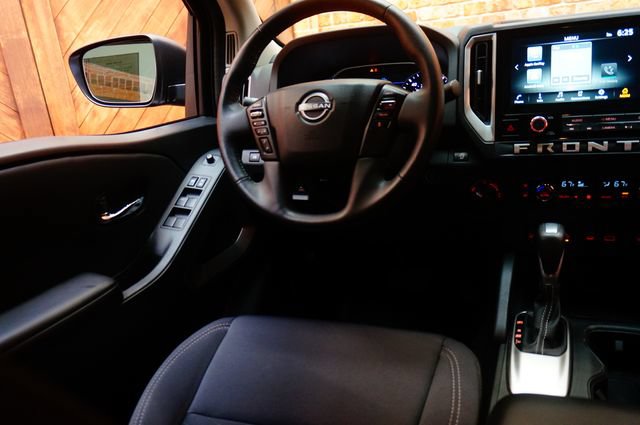 Used 2025 Nissan Frontier SV w/ SV Convenience Package AWD/4WD image 32
