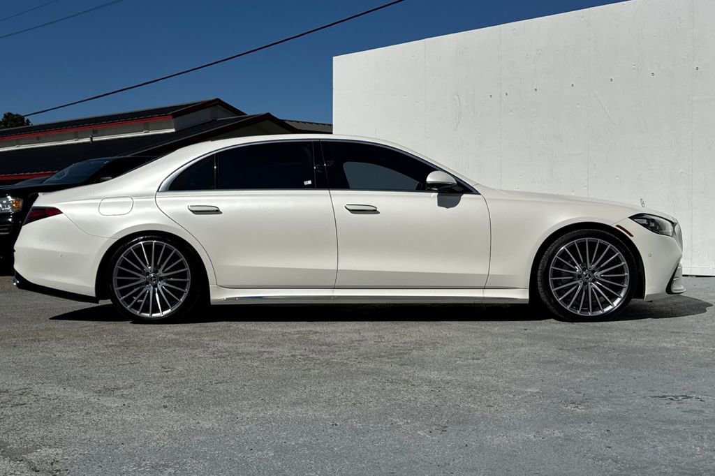 Used 2022 Mercedes-Benz S 580 4MATIC Sedan image 2