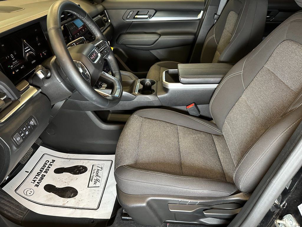 Used 2025 GMC Terrain Elevation image 17