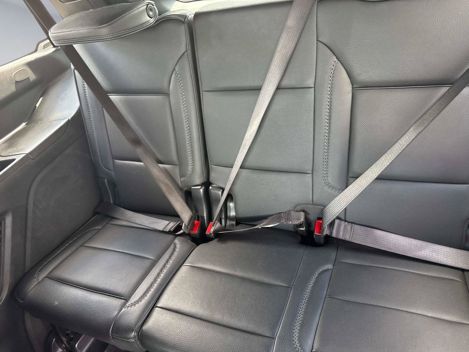 Used 2025 GMC Yukon Denali RWD image 15