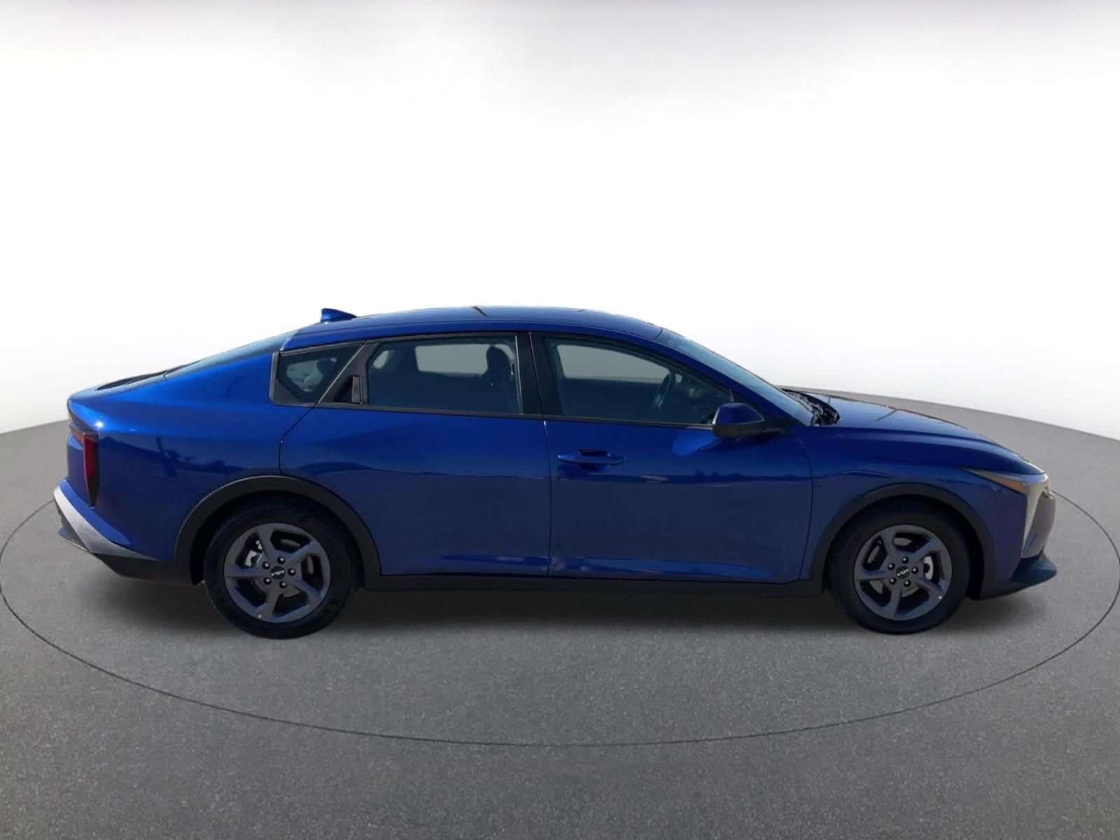 Used 2025 Kia K4 LXS image 16