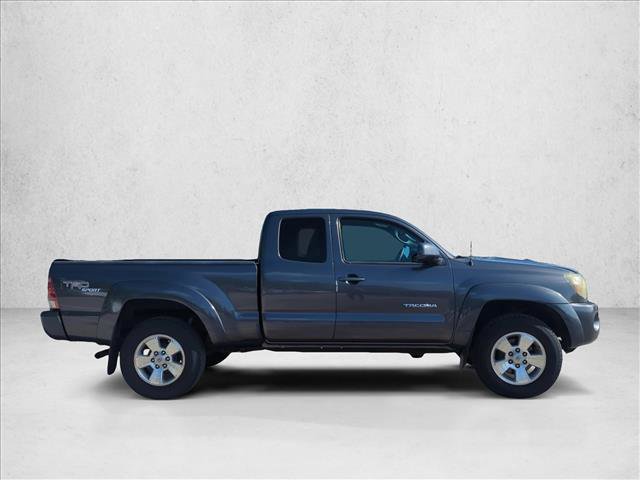Used 2011 Toyota Tacoma 4x4 Access Cab V6 w/ TRD Sport Pkg video 4