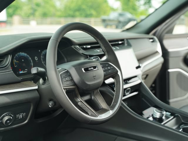 New 2026 Jeep Grand Cherokee Limited w/ Luxury Tech Group II AWD/4WD image 26