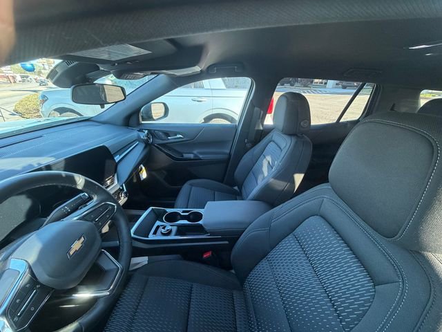Used 2026 Chevrolet Equinox LT image 2