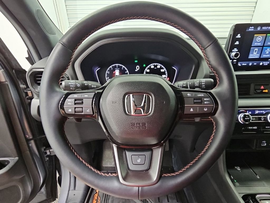 Used 2025 Honda Pilot TrailSport image 23