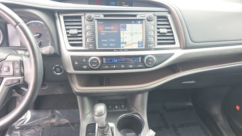 Used 2019 Toyota Highlander Limited Platinum image 15