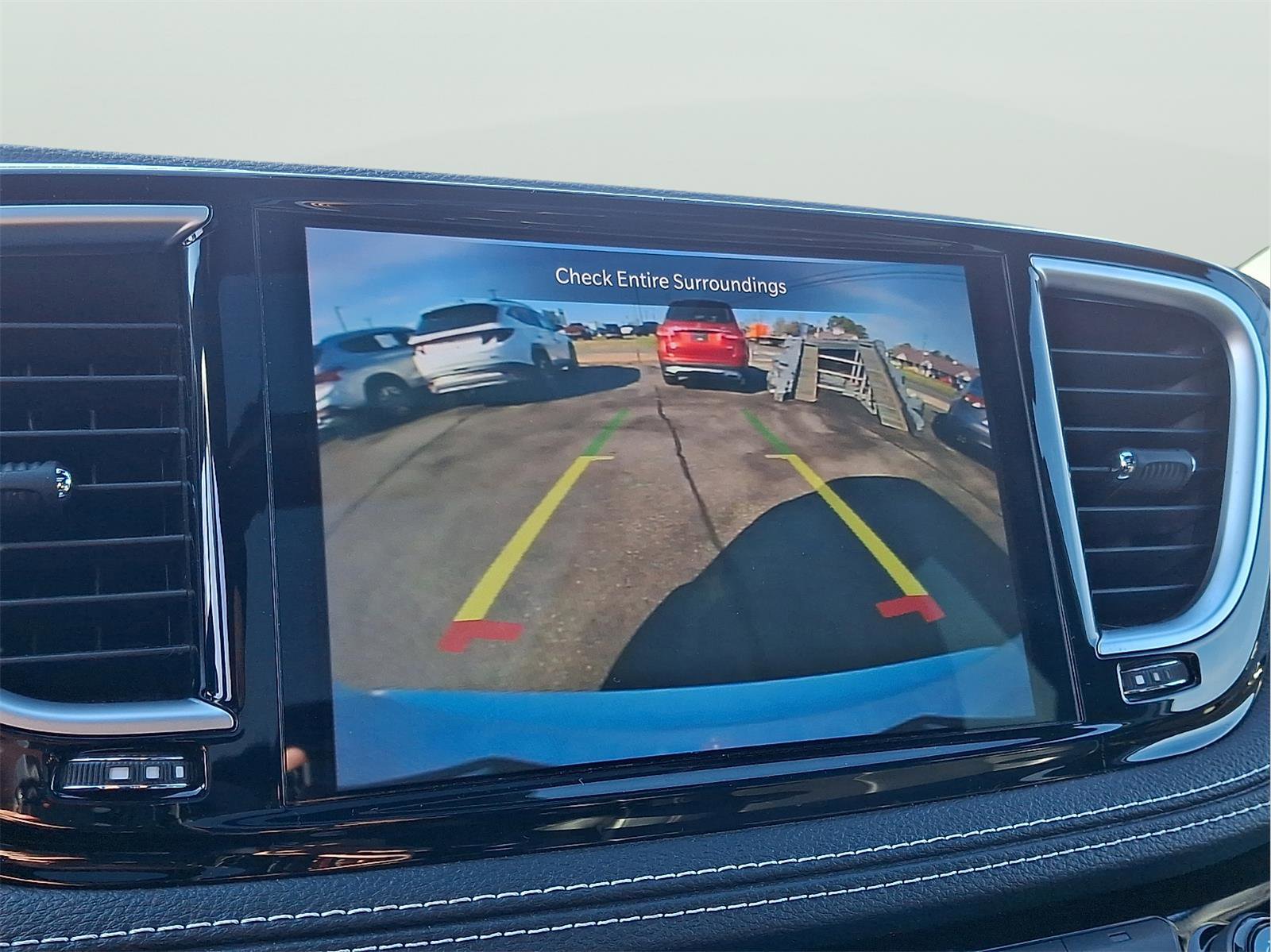 Used 2023 Chrysler Pacifica Limited w/ S Appearance Package image 15