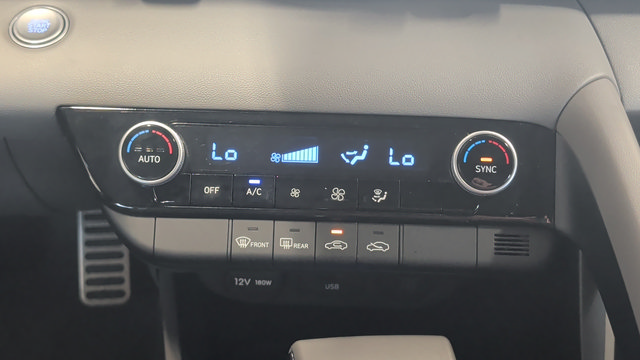 Certified 2025 Hyundai Elantra Sport FWD image 17
