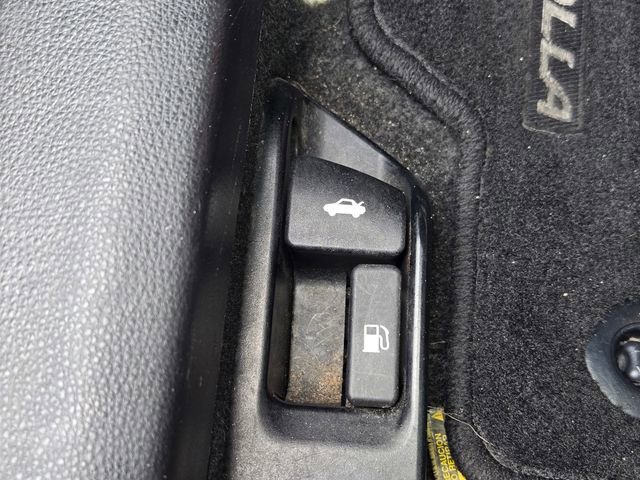 Used 2021 Toyota Corolla LE w/ Carpet Mat Package (TMS) FWD image 22