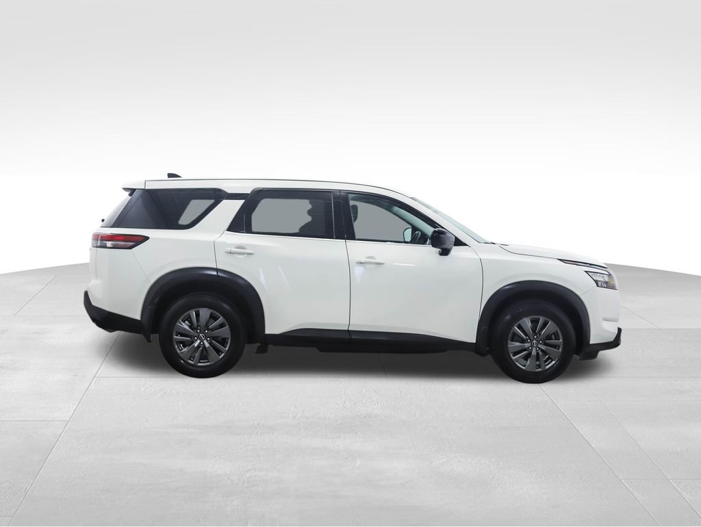 Used 2023 Nissan Pathfinder S image 6