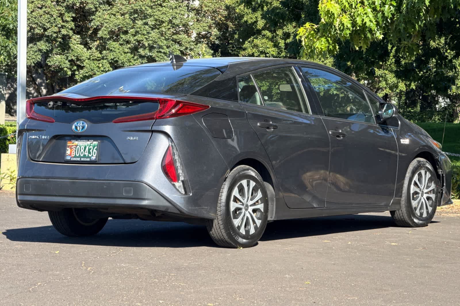 Used 2020 Toyota Prius Prime XLE FWD image 2
