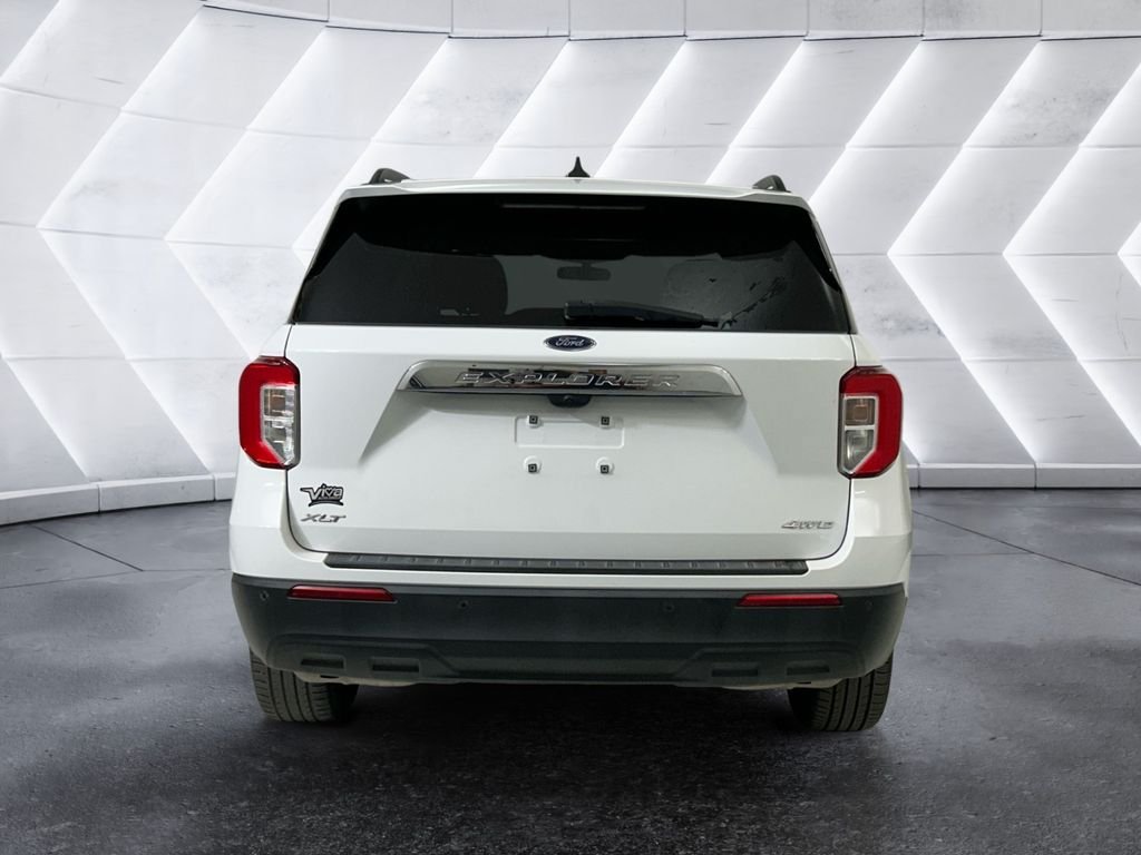 Used 2023 Ford Explorer XLT AWD/4WD image 5