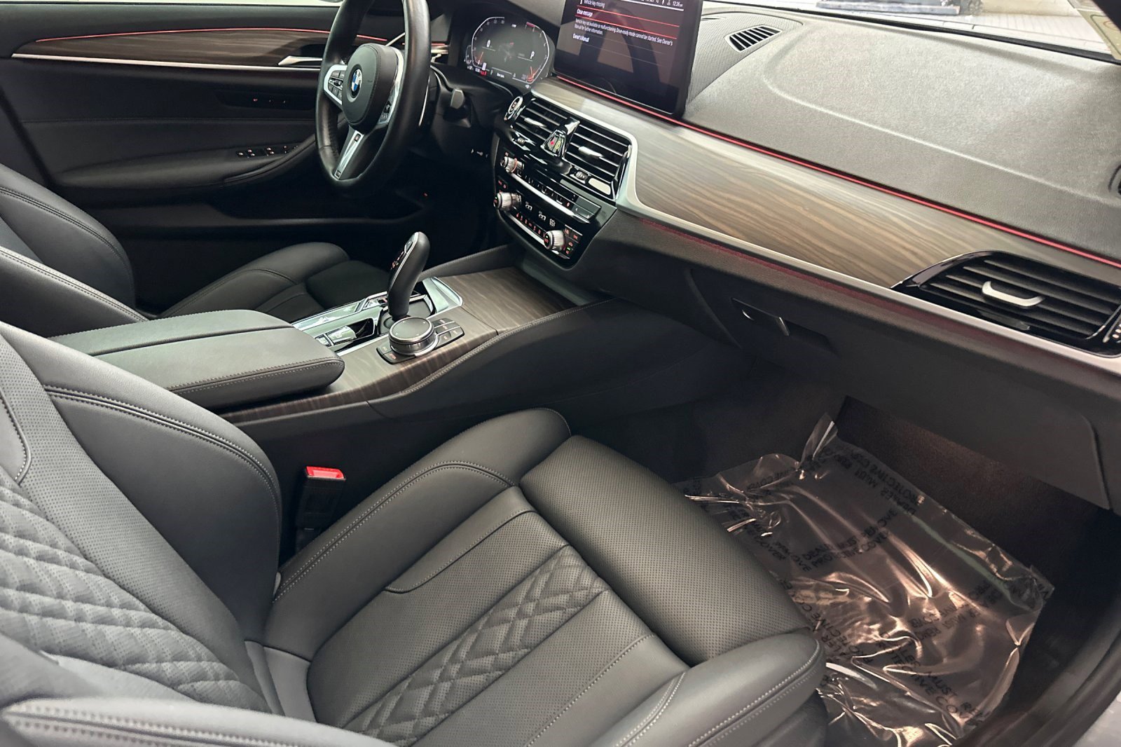 Used 2023 BMW 530i w/ M Sport Package image 32