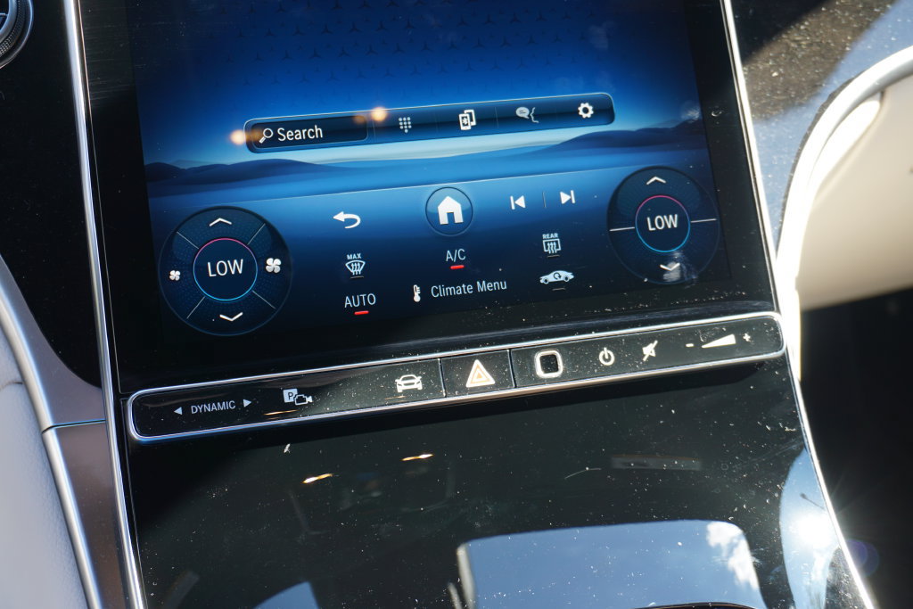 Used 2025 Mercedes-Benz GLC 300 4MATIC image 19