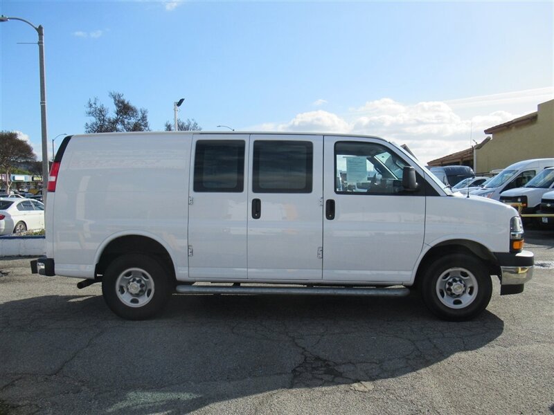 Used 2022 Chevrolet Express 2500 w/ Driver Convenience Package image 4