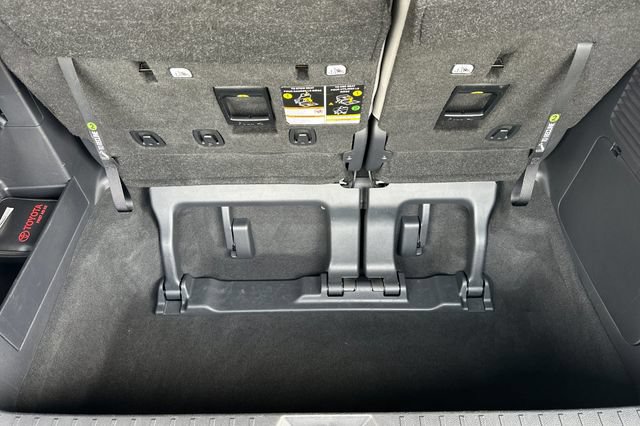 Certified 2026 Toyota Sienna XLE FWD image 20