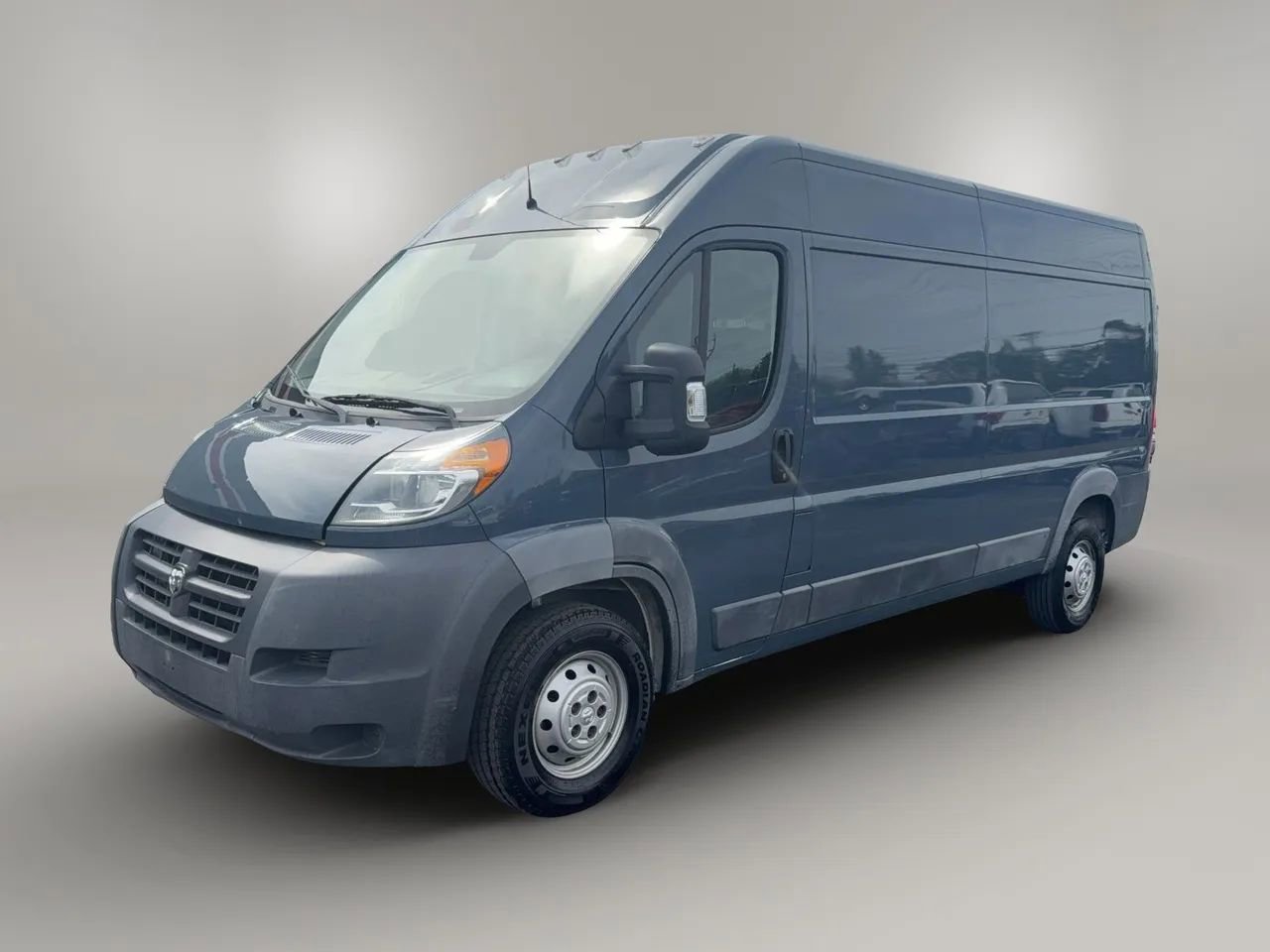 Used 2018 RAM ProMaster 2500 FWD image 1
