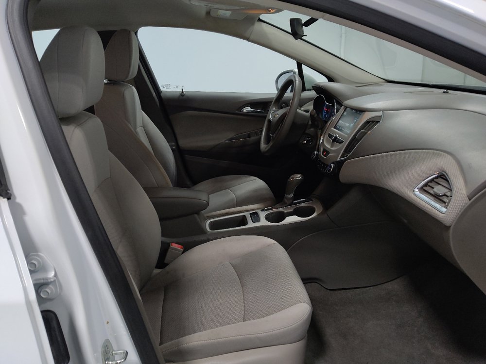 Used 2018 Chevrolet Cruze LS FWD image 21