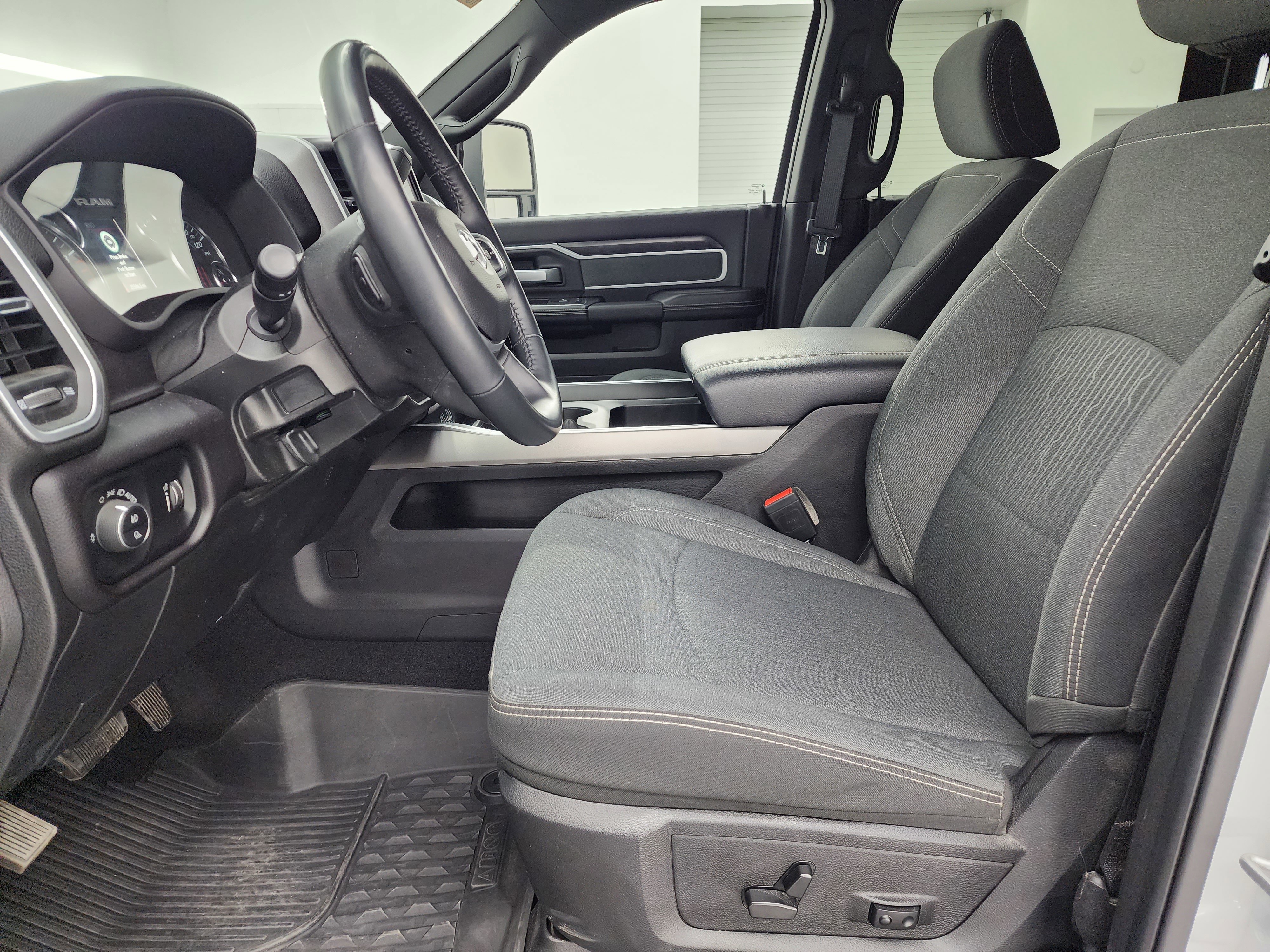 Used 2023 RAM 2500 Big Horn w/ Level 1 Equipment Group image 8