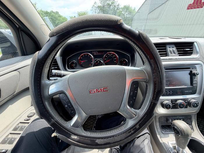 Used 2014 GMC Acadia SLE FWD image 35