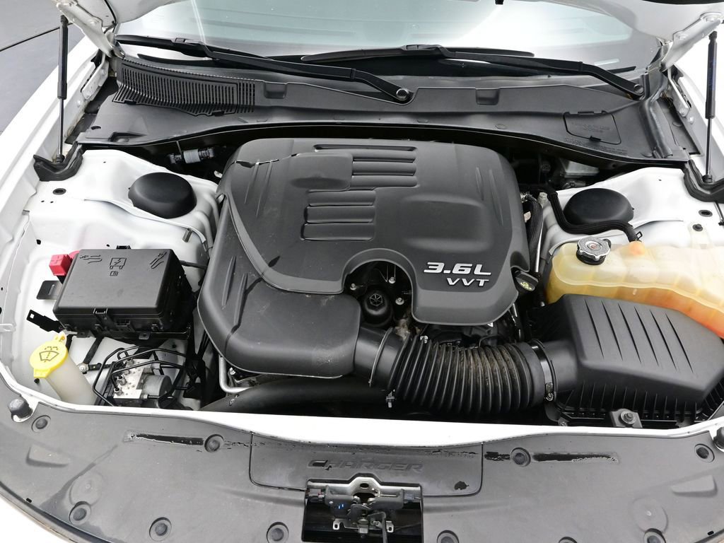Used 2020 Dodge Charger SXT w/ Leather Interior Group image 12