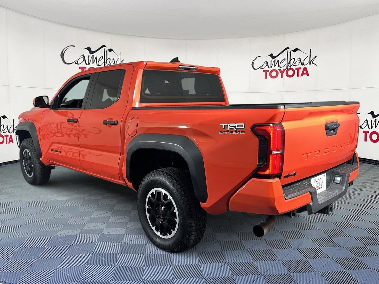Used 2024 Toyota Tacoma TRD Off-Road image 5