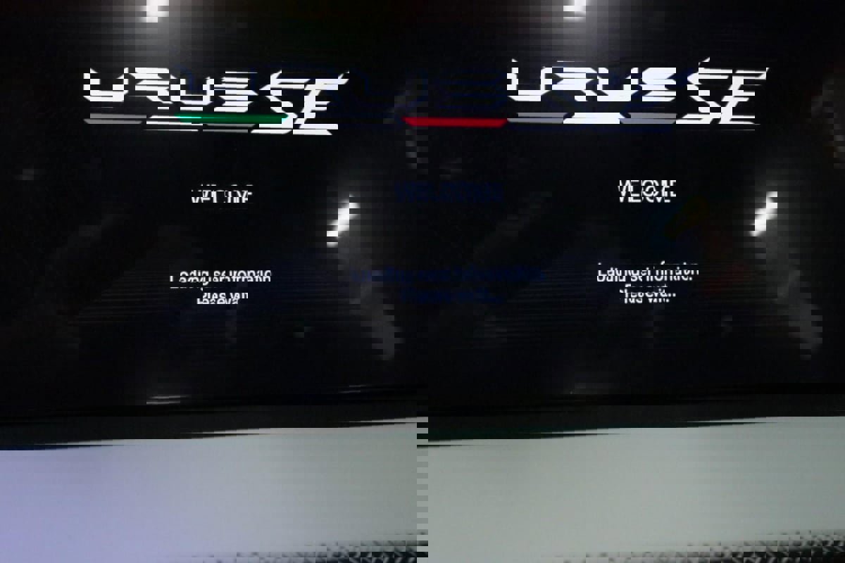 Used 2025 Lamborghini Urus SE image 22