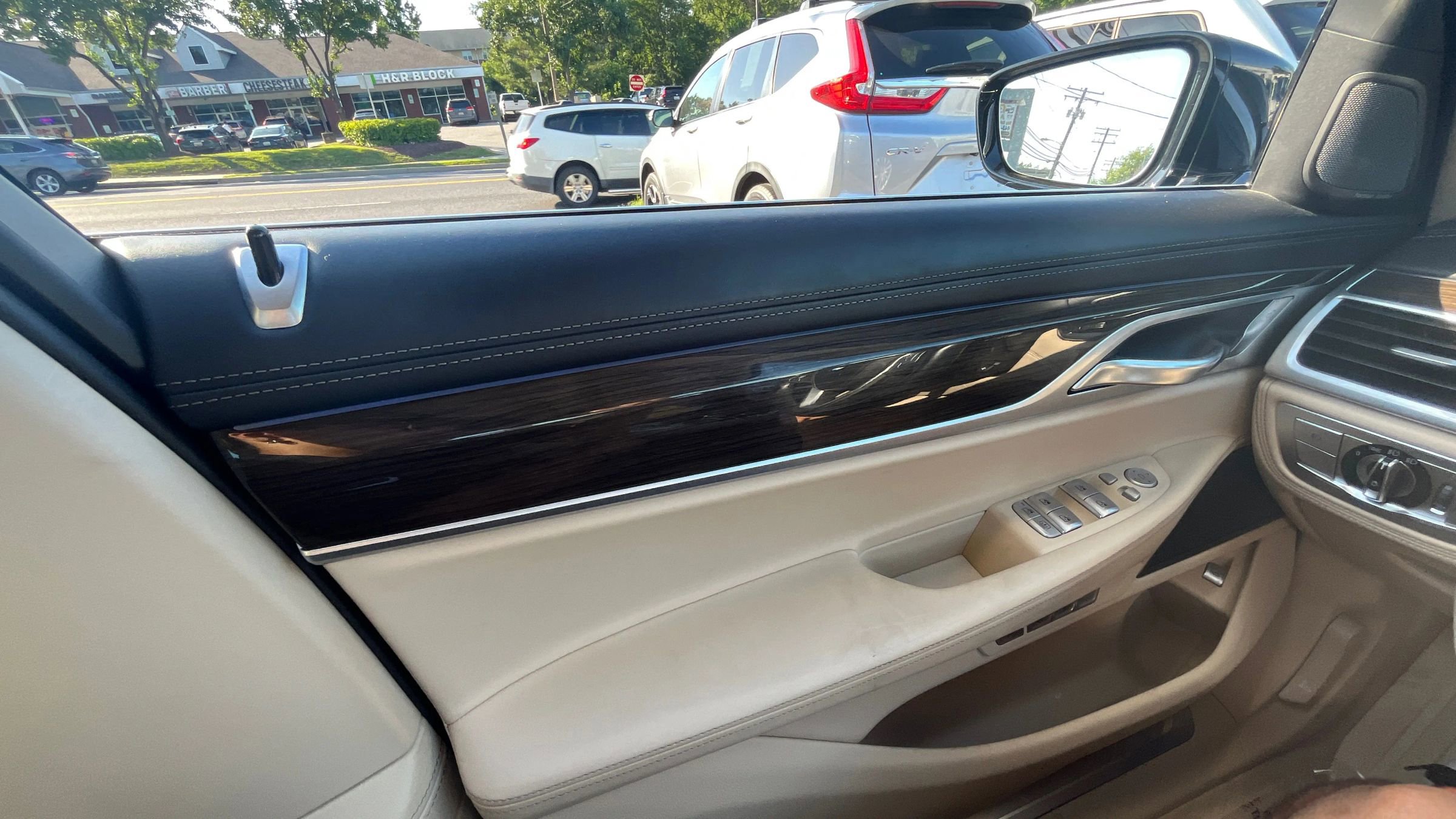 Used 2017 BMW 740i xDrive image 22