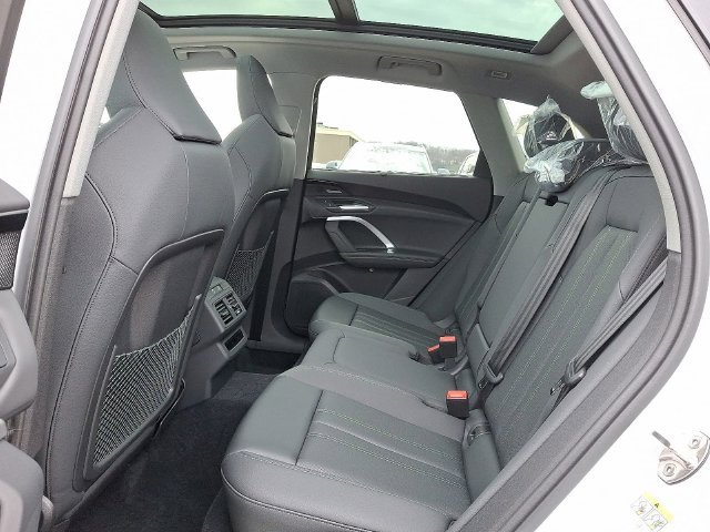 Used 2025 Audi Q5 Premium Plus w/ Premium Plus AWD/4WD image 7