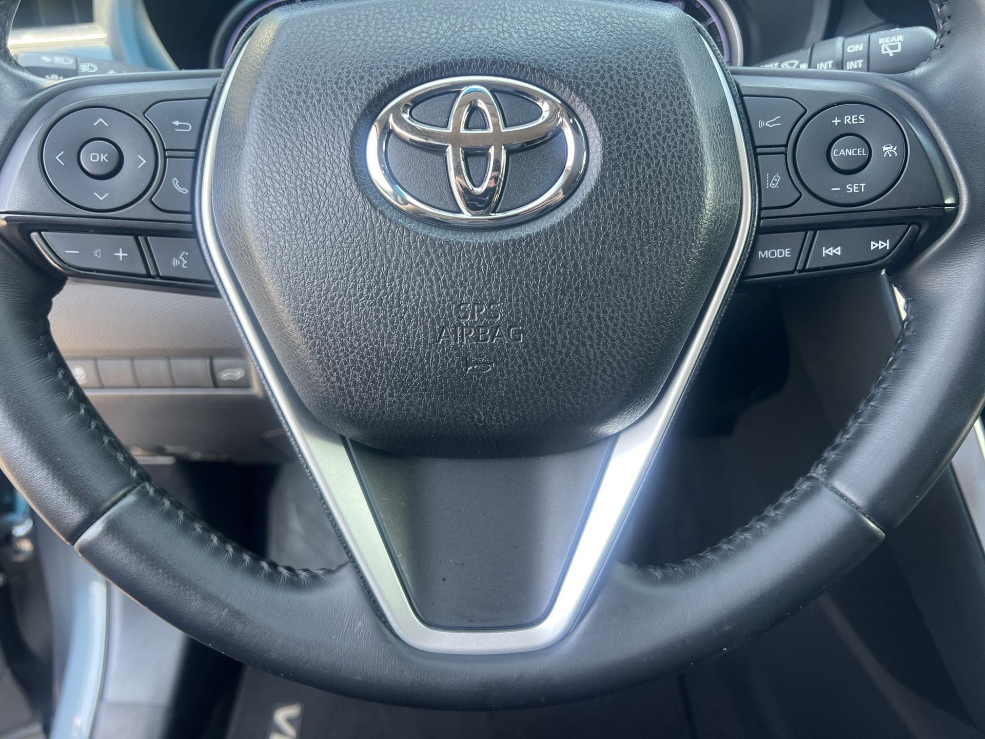 Used 2021 Toyota Venza LE w/ Carpet Mat Package (TMS) AWD/4WD image 8