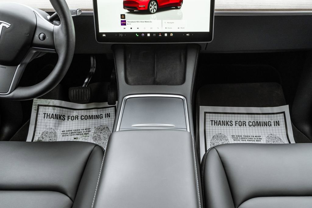 Used 2024 Tesla Model Y Long Range image 11