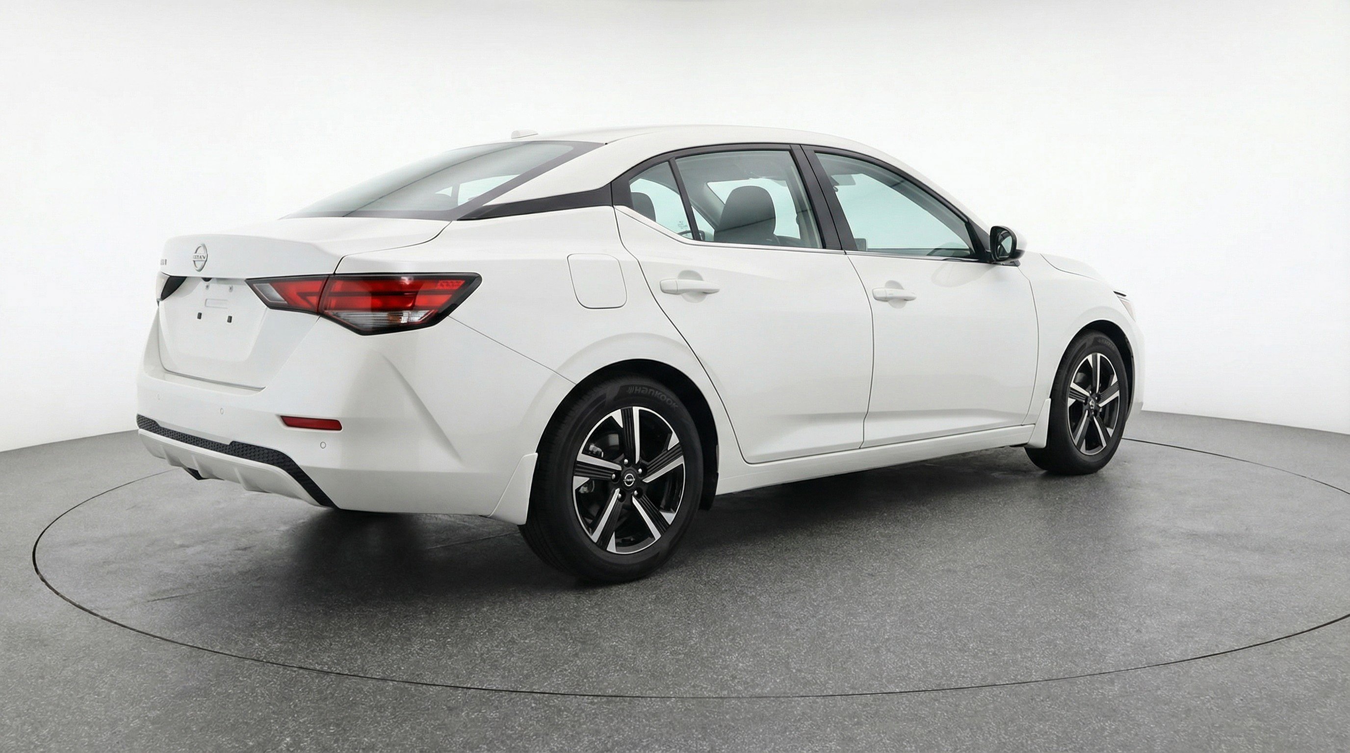Used 2025 Nissan Sentra SV FWD image 9