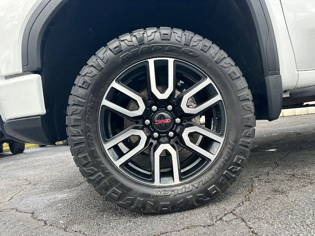 Used 2023 GMC Sierra 1500 AT4 w/ AT4 Premium Package AWD/4WD image 12