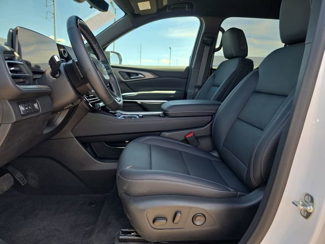 Used 2026 Chevrolet Traverse LT w/ Enhanced Driving Package FWD image 10