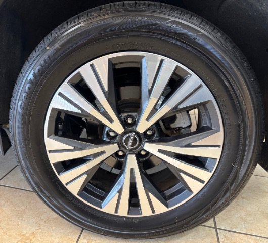 Used 2022 Nissan Rogue SV AWD/4WD image 17