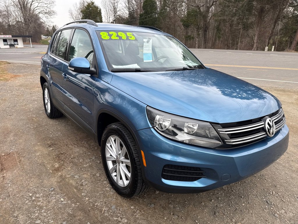 Used 2017 Volkswagen Tiguan Limited w/ Premium Package image 4