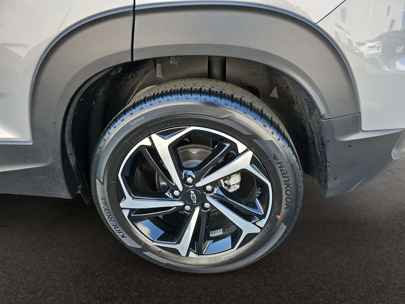 Used 2023 Chevrolet TrailBlazer RS FWD image 46