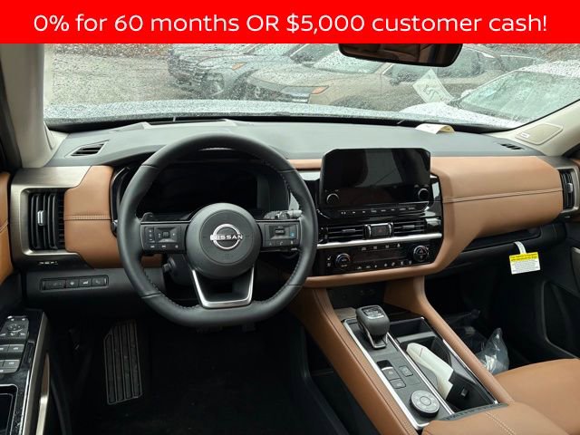 New 2025 Nissan Pathfinder Platinum image 6