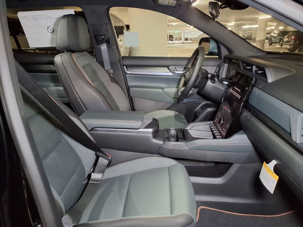 New 2026 GMC Terrain AT4 AWD/4WD image 6