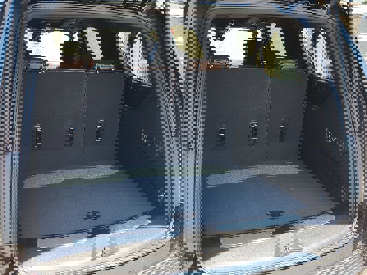 New 2025 Chevrolet Suburban High Country image 62