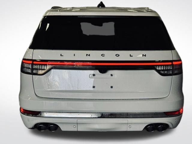 Certified 2025 Lincoln Aviator Black Label image 8