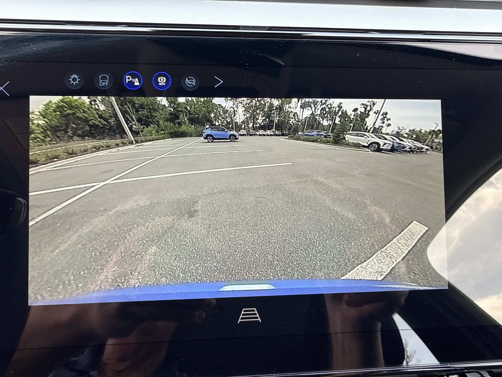 New 2027 Chevrolet Bolt LT w/ Comfort Package FWD image 25