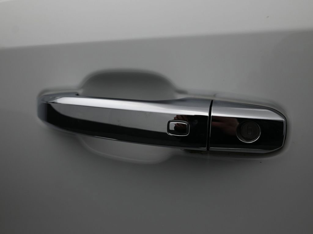 Used 2019 GMC Sierra 1500 SLT w/ SLT Premium Package image 21