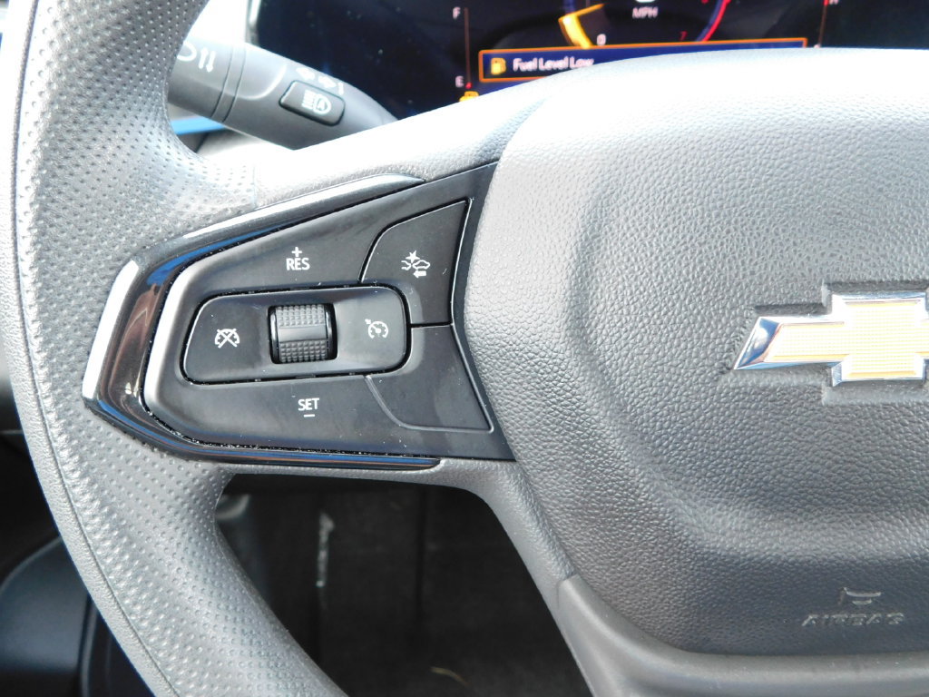 Used 2025 Chevrolet Trax LT FWD image 27