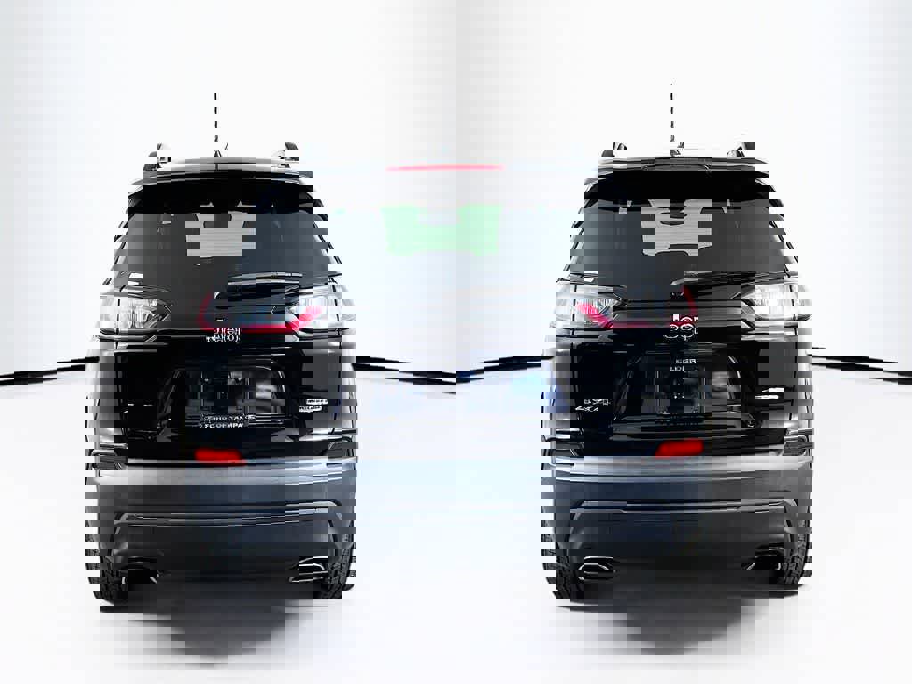 Used 2022 Jeep Cherokee Latitude Lux w/ Sun & Sound Group image 5