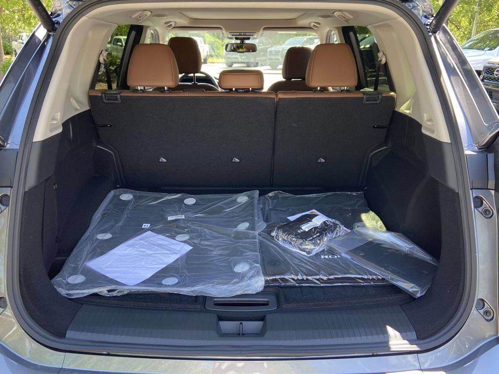 New 2026 Nissan Rogue Platinum w/ Platinum Premium Package AWD/4WD image 9