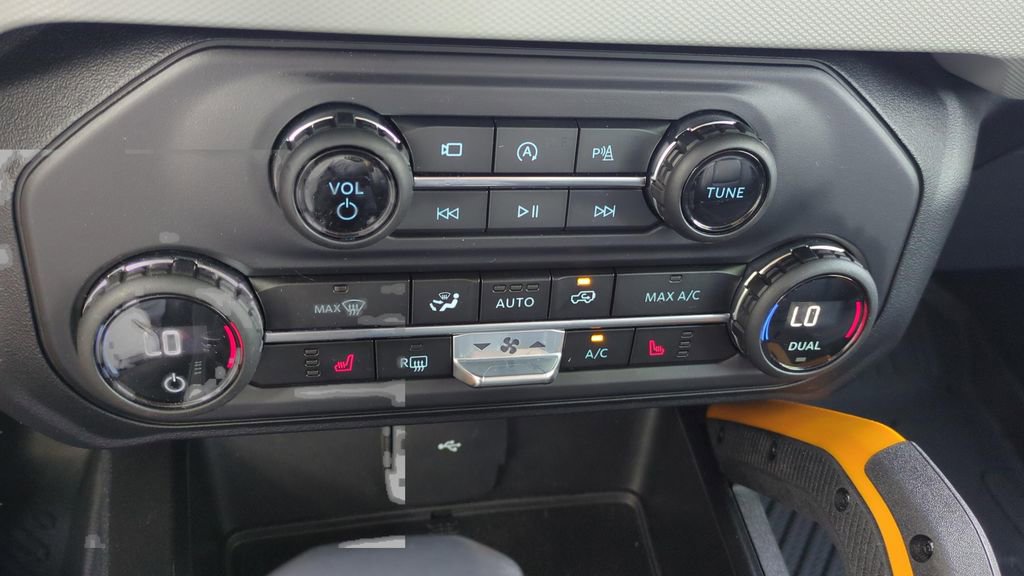 Used 2023 Ford Bronco Badlands image 20